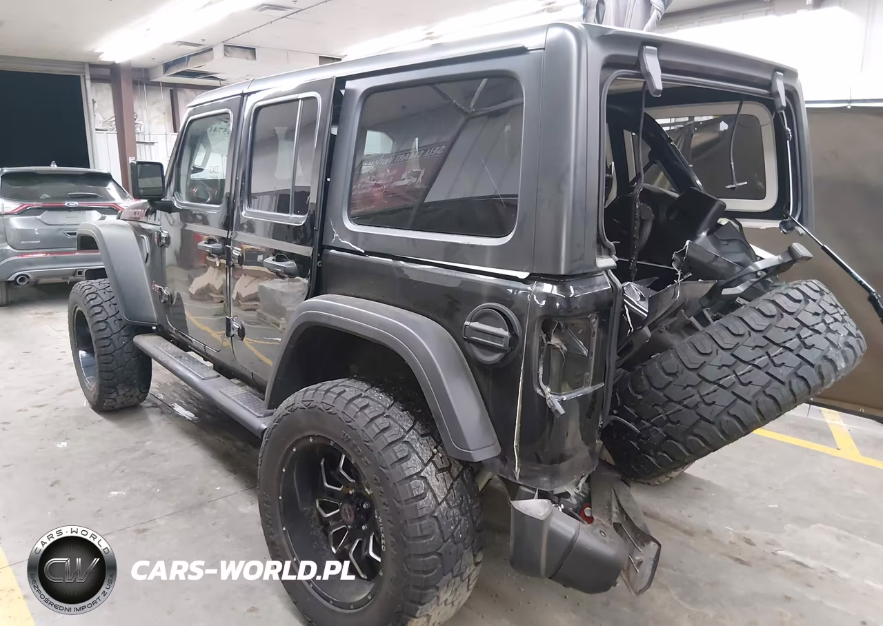 2020 Jeep Wrangler Unlimited Rubicon 4X4 VIN:1C4HJXFN1LW261912 - 3