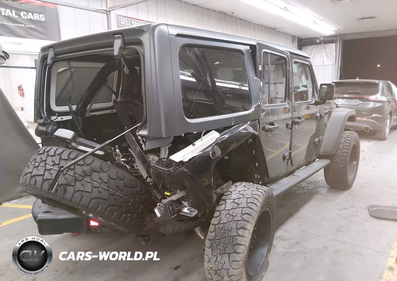 2020 Jeep Wrangler Unlimited Rubicon 4X4 VIN:1C4HJXFN1LW261912 - 4