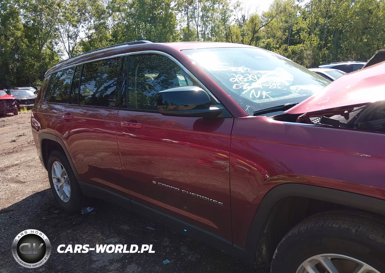 2023 Jeep Grand Cherokee L Laredo 4X4 VIN:1C4RJKAG8P8869162 - 13