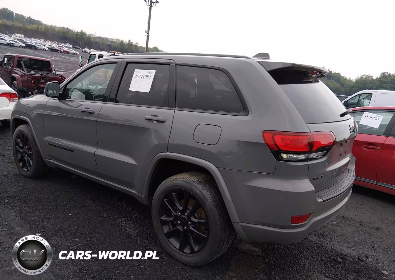2020 Jeep Grand Cherokee Altitude 4X4 VIN:1C4RJFAG8LC299047 - 3