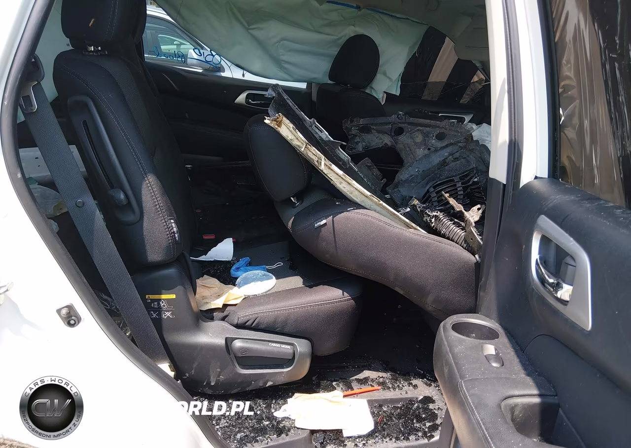 2019 Nissan Pathfinder S VIN:5N1DR2MN4KC646924 - 8