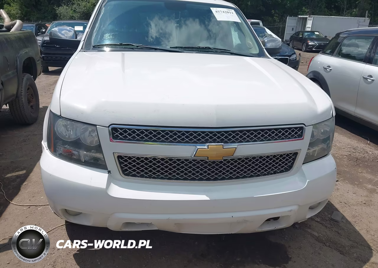 2013 Chevrolet Tahoe Lt VIN:1GNSKBE08DR256645 - 12