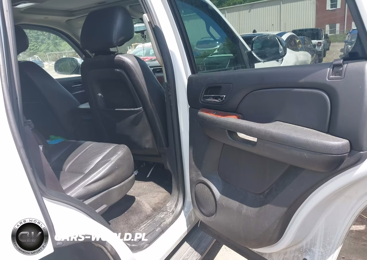 2013 Chevrolet Tahoe Lt VIN:1GNSKBE08DR256645 - 8