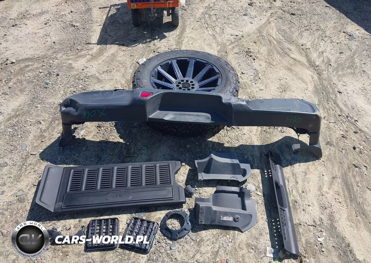 2022 Jeep Wrangler Unlimited Sahara 4X4 VIN:1C4HJXEG5NW247923 - 12