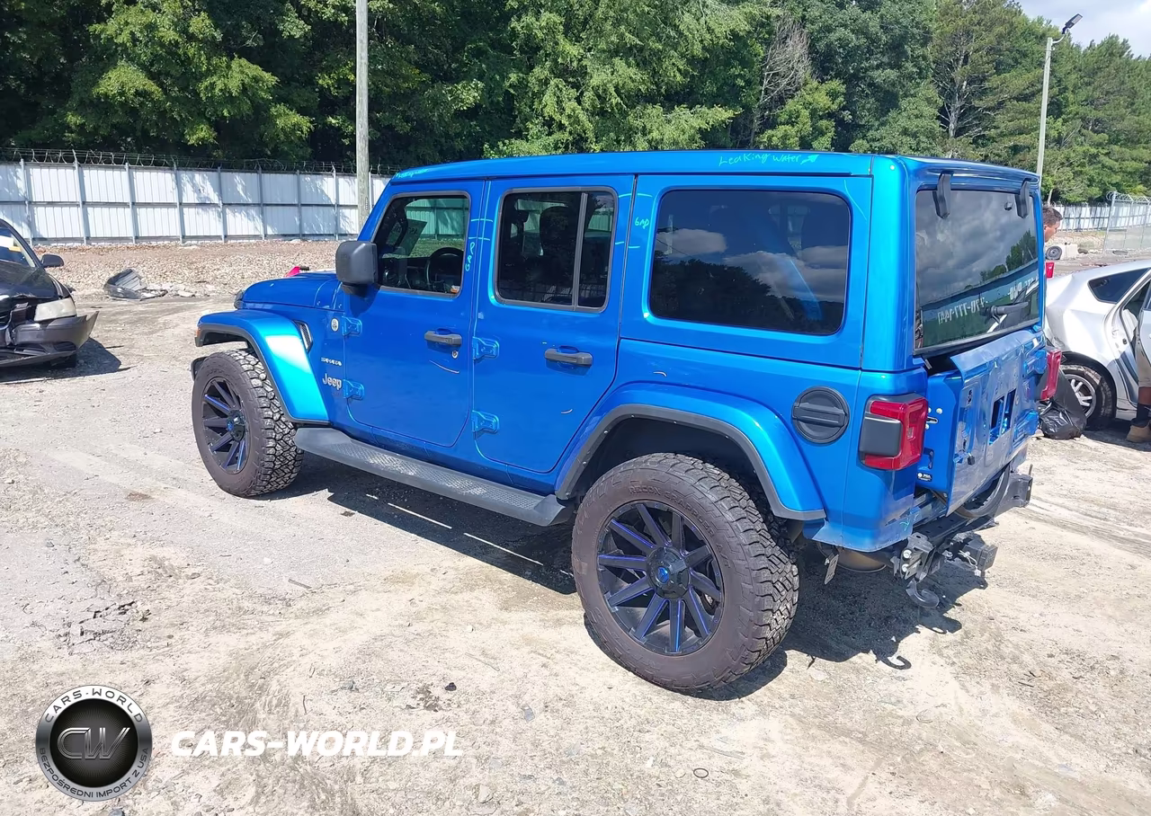 2022 Jeep Wrangler Unlimited Sahara 4X4 VIN:1C4HJXEG5NW247923 - 3