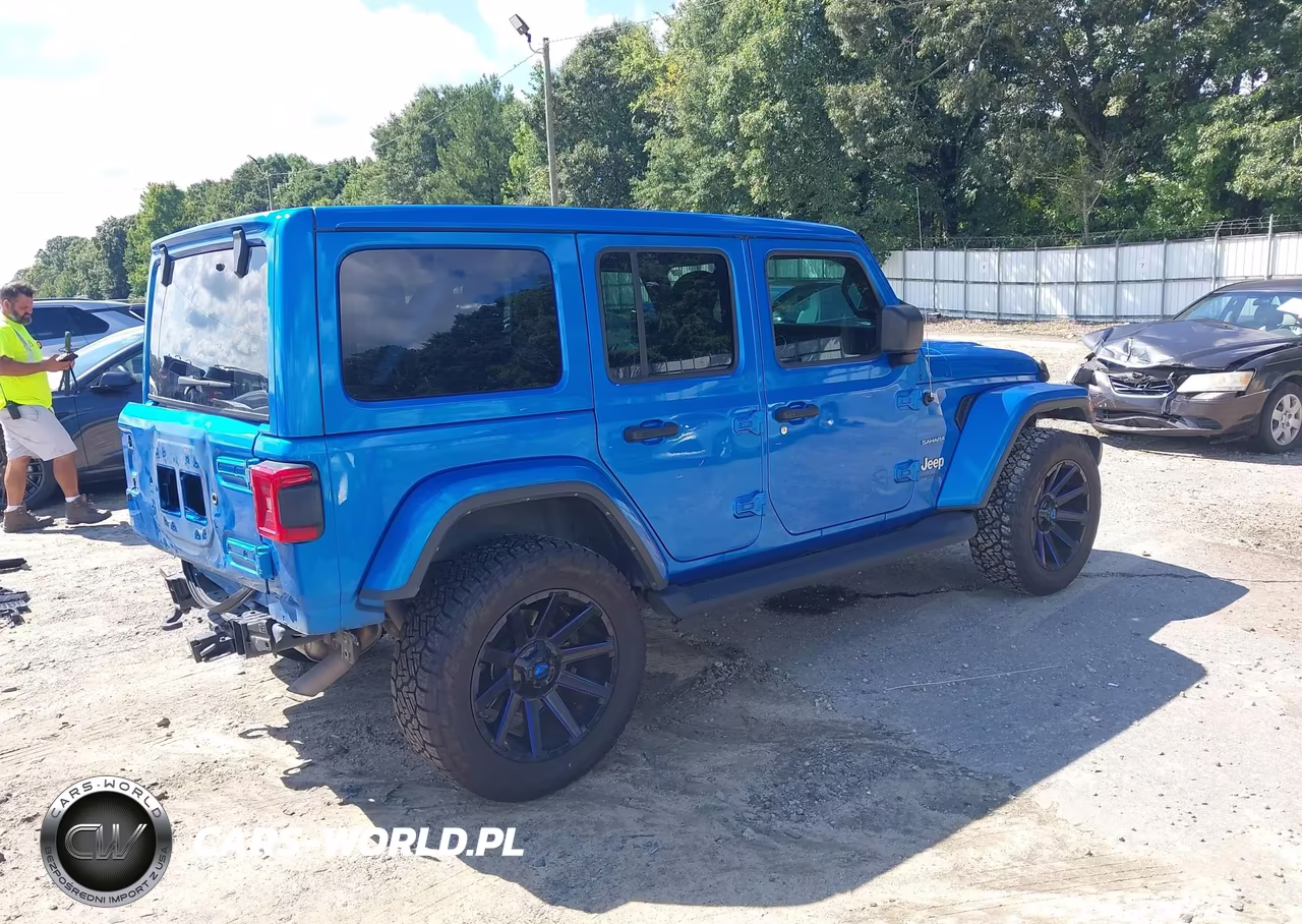2022 Jeep Wrangler Unlimited Sahara 4X4 VIN:1C4HJXEG5NW247923 - 4
