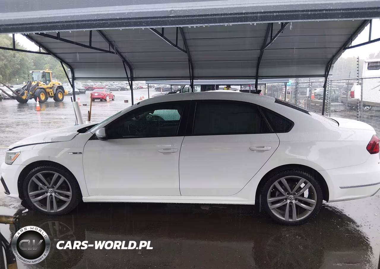 2018 Volkswagen Passat 2.0T R-Line-2.0T S VIN:1VWAA7A36JC028353 - 14