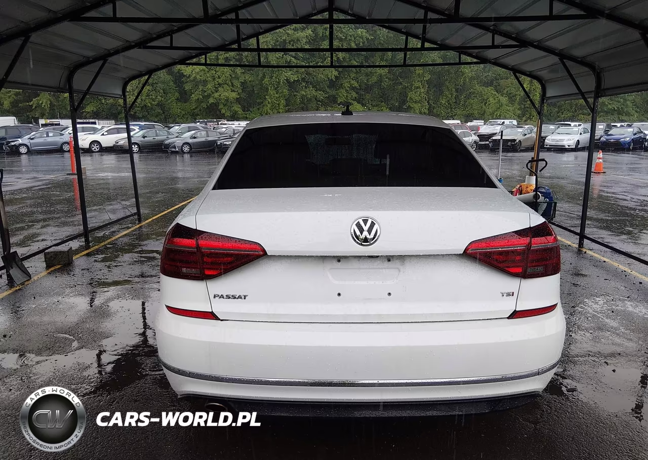 2018 Volkswagen Passat 2.0T R-Line-2.0T S VIN:1VWAA7A36JC028353 - 16