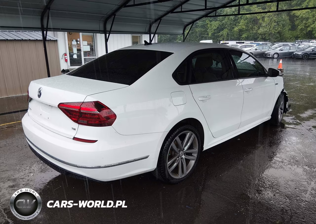 2018 Volkswagen Passat 2.0T R-Line-2.0T S VIN:1VWAA7A36JC028353 - 4