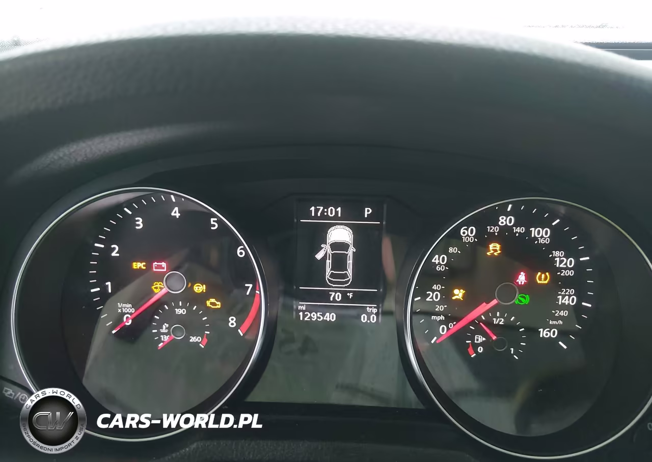 2018 Volkswagen Passat 2.0T R-Line-2.0T S VIN:1VWAA7A36JC028353 - 7