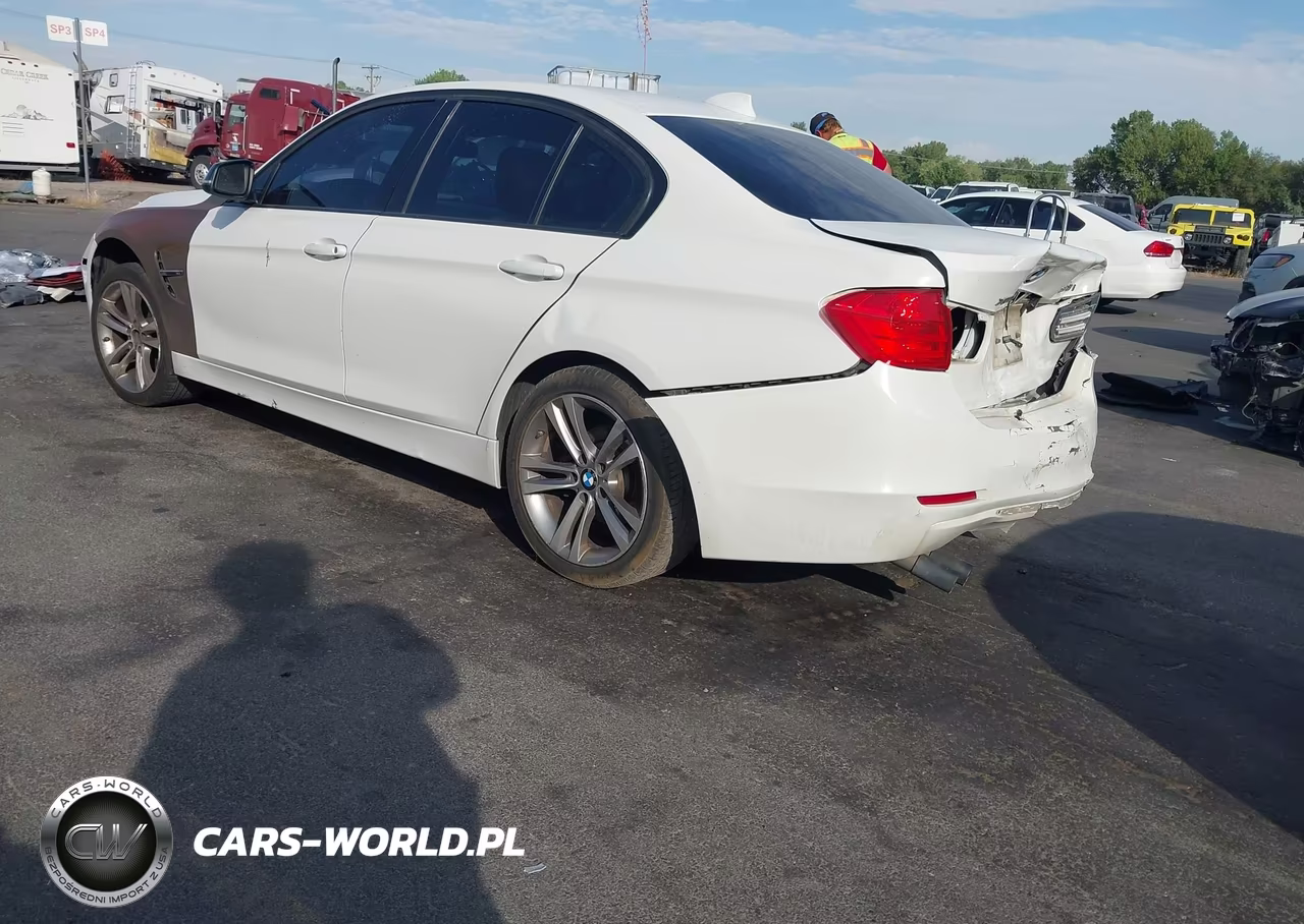 2013 BMW 328I xDrive VIN:WBA3B3C55DF530688 - 3