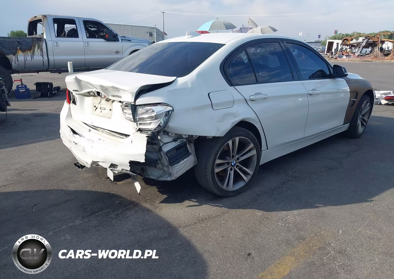 2013 BMW 328I xDrive VIN:WBA3B3C55DF530688 - 4