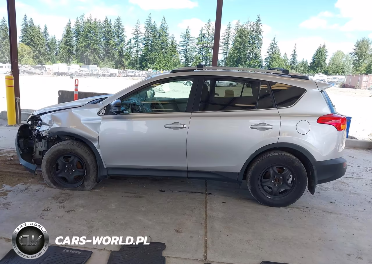 2015 Toyota Rav4 Le VIN:2T3BFREV3FW230300 - 14