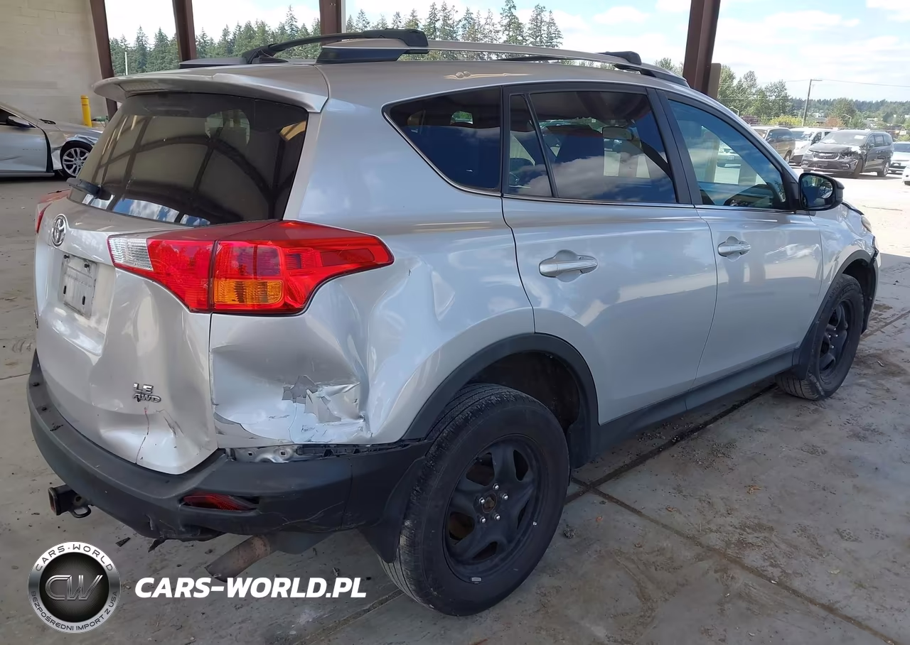 2015 Toyota Rav4 Le VIN:2T3BFREV3FW230300 - 4
