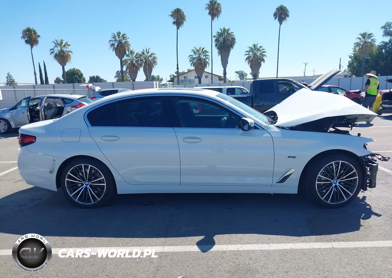 2022 BMW 530E VIN:WBA13AG05NCL02684 - 12