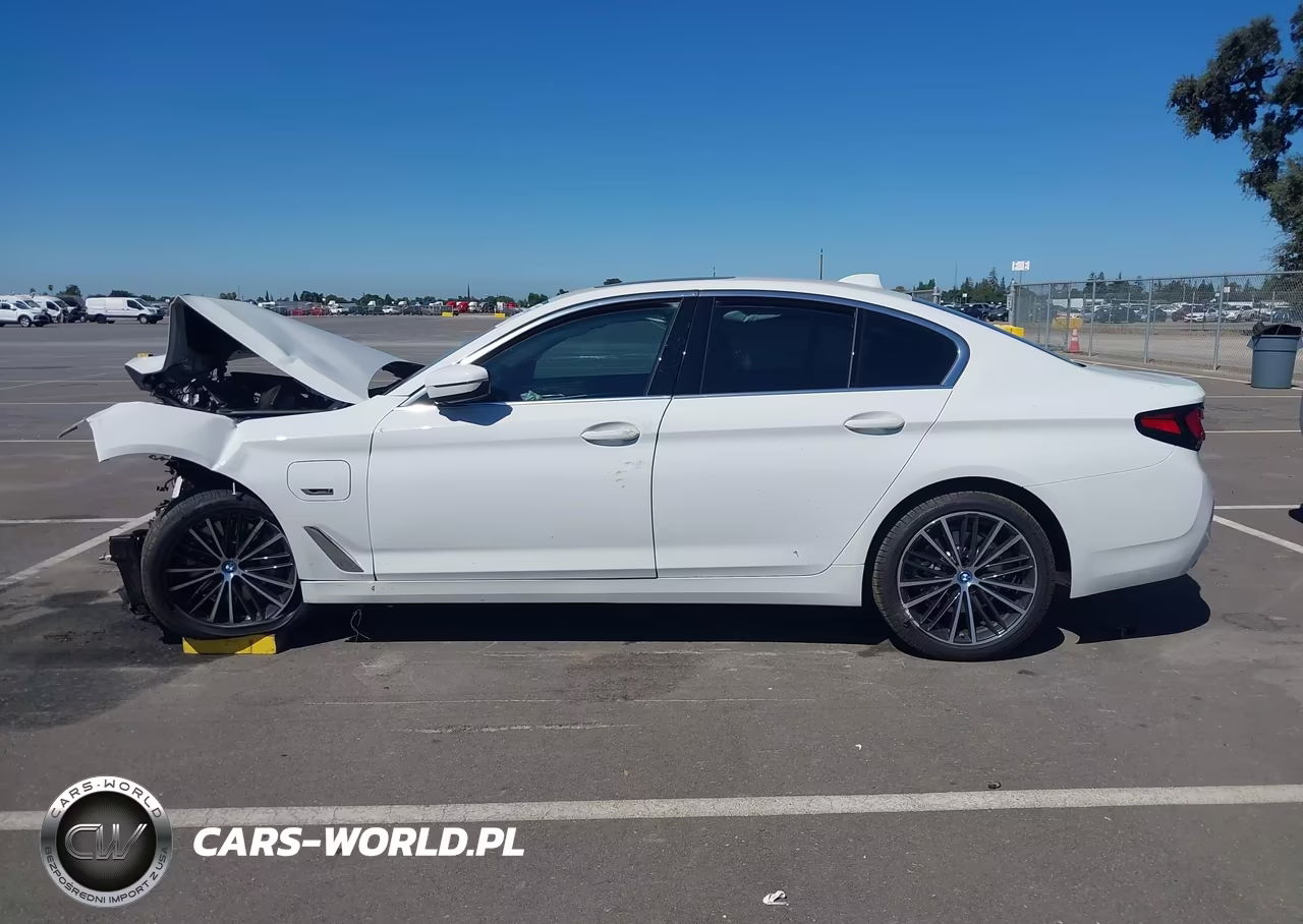 2022 BMW 530E VIN:WBA13AG05NCL02684 - 13