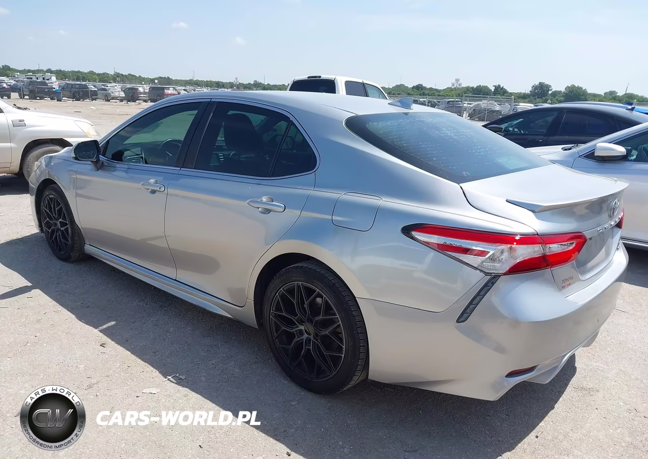 2020 Toyota Camry Se VIN:4T1G11AK7LU349229 - 3