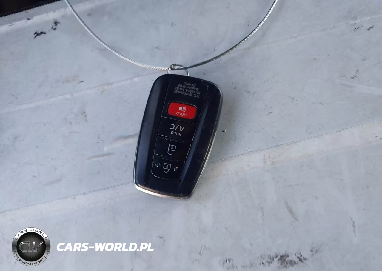 2018 Toyota Prius Prime Plus VIN:JTDKARFP6J3076708 - 11