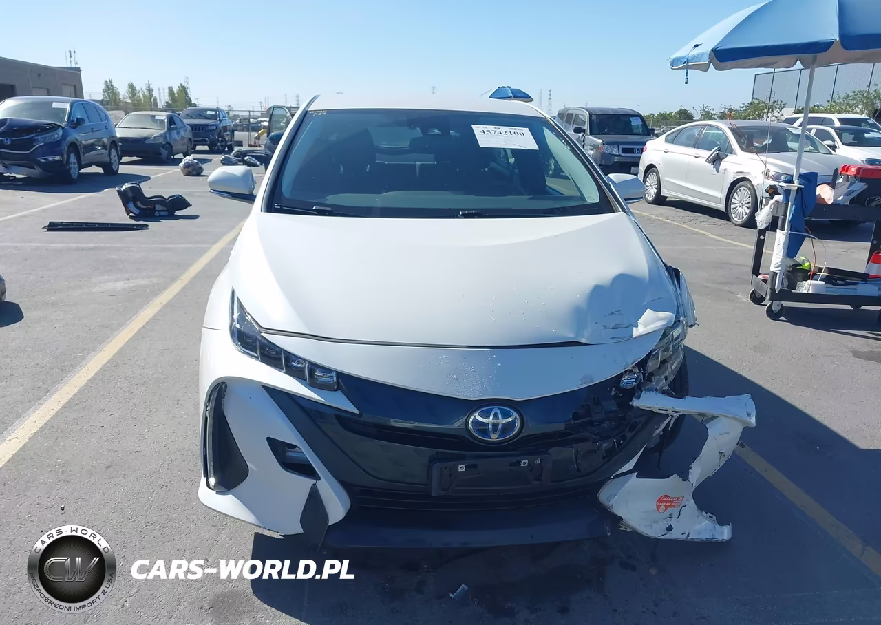 2018 Toyota Prius Prime Plus VIN:JTDKARFP6J3076708 - 12
