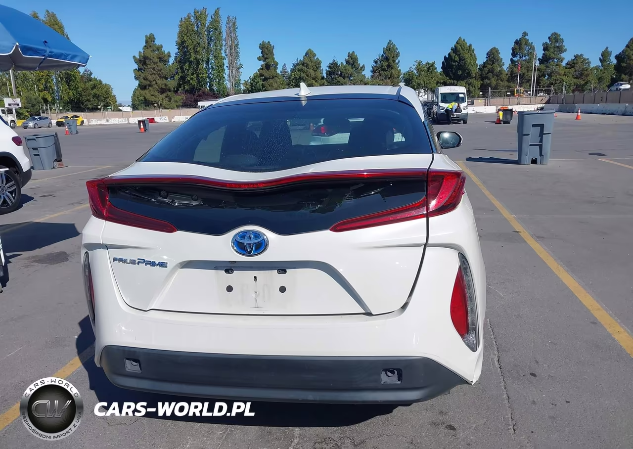 2018 Toyota Prius Prime Plus VIN:JTDKARFP6J3076708 - 16