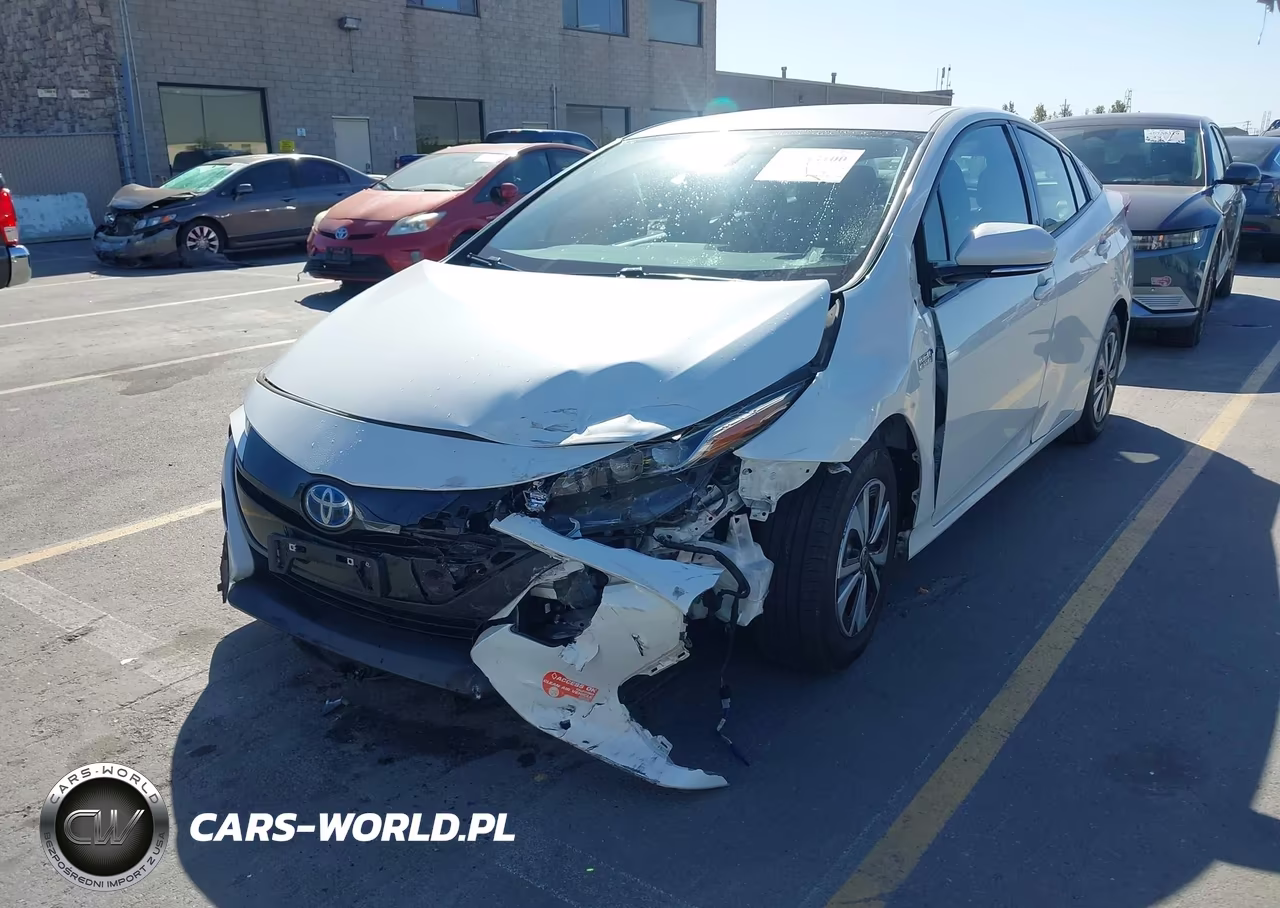 2018 Toyota Prius Prime Plus VIN:JTDKARFP6J3076708 - 6