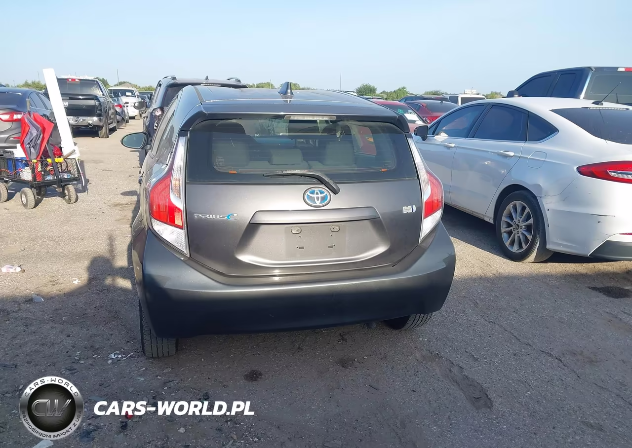 2015 Toyota Prius C Three VIN:JTDKDTB39F1101840 - 16