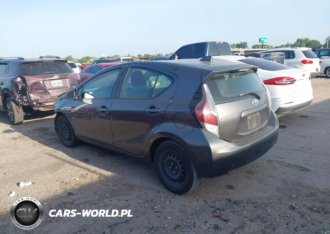 2015 Toyota Prius C Three VIN:JTDKDTB39F1101840 - 3