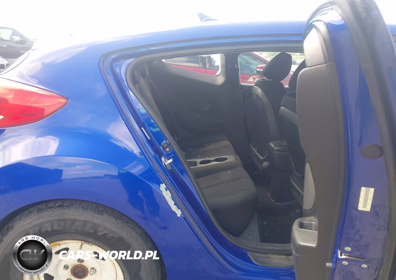 2012 Hyundai Veloster Base W-Black VIN:KMHTC6AD8CU063798 - 8