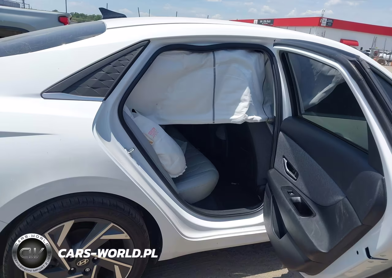 2024 Hyundai Elantra Limited VIN:KMHLP4DG3RU742210 - 8
