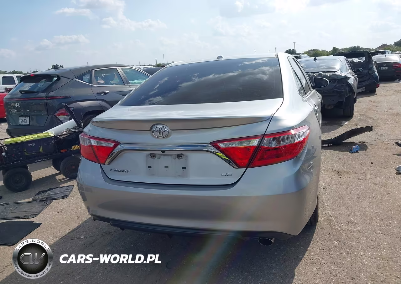 2015 Toyota Camry Se VIN:4T1BF1FK0FU079933 - 16