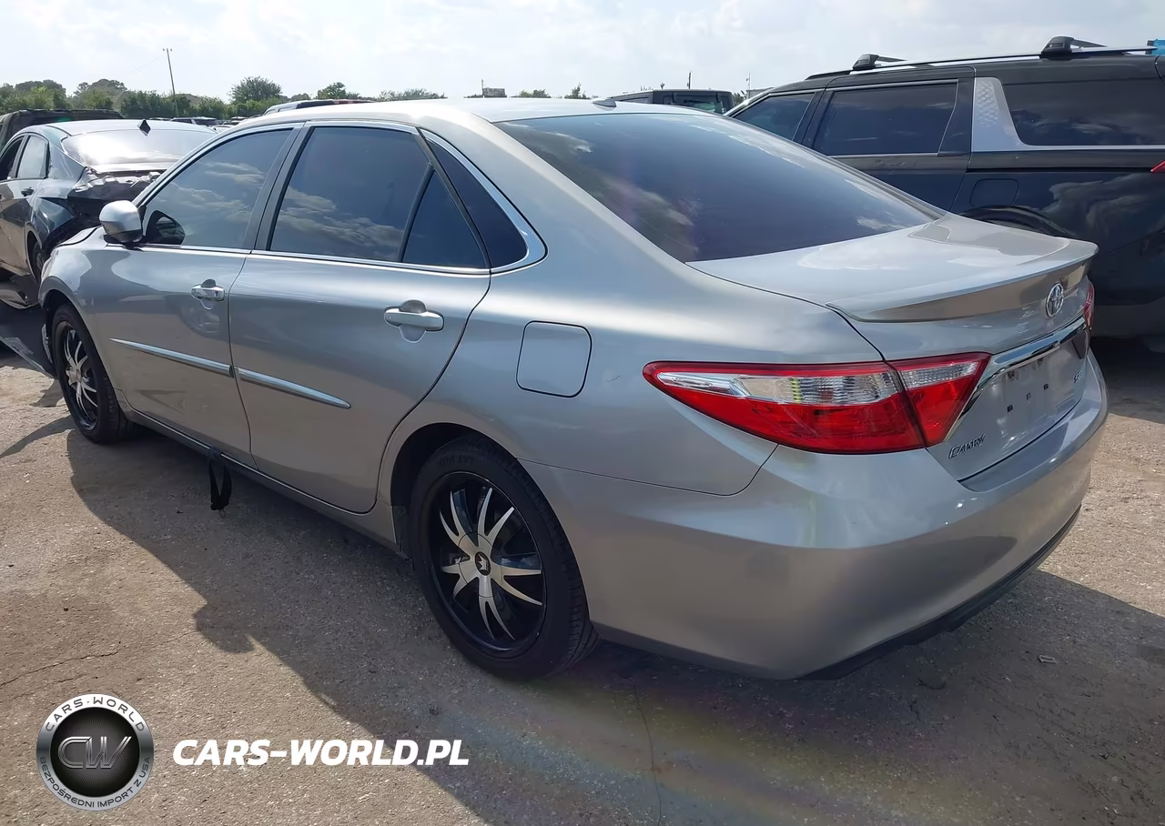 2015 Toyota Camry Se VIN:4T1BF1FK0FU079933 - 3