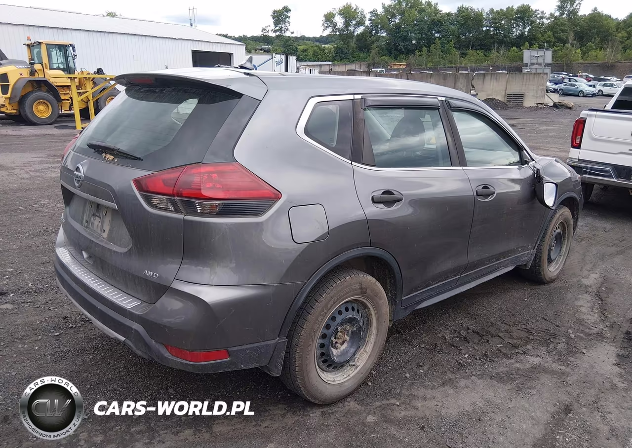 2019 Nissan Rogue S VIN:5N1AT2MV9KC813119 - 4