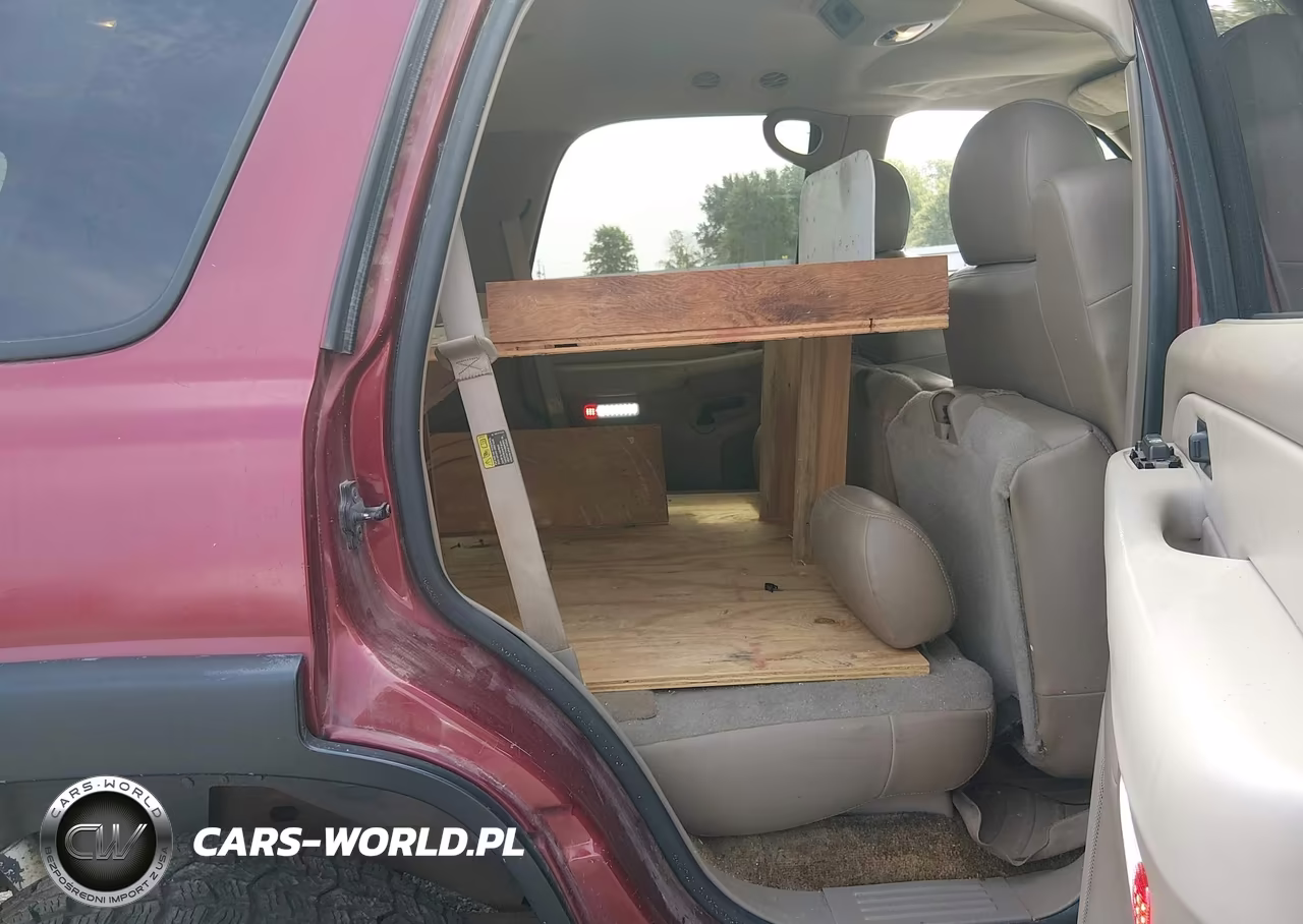 2001 Chevrolet Tahoe Ls VIN:1GNEC13T31R221301 - 8