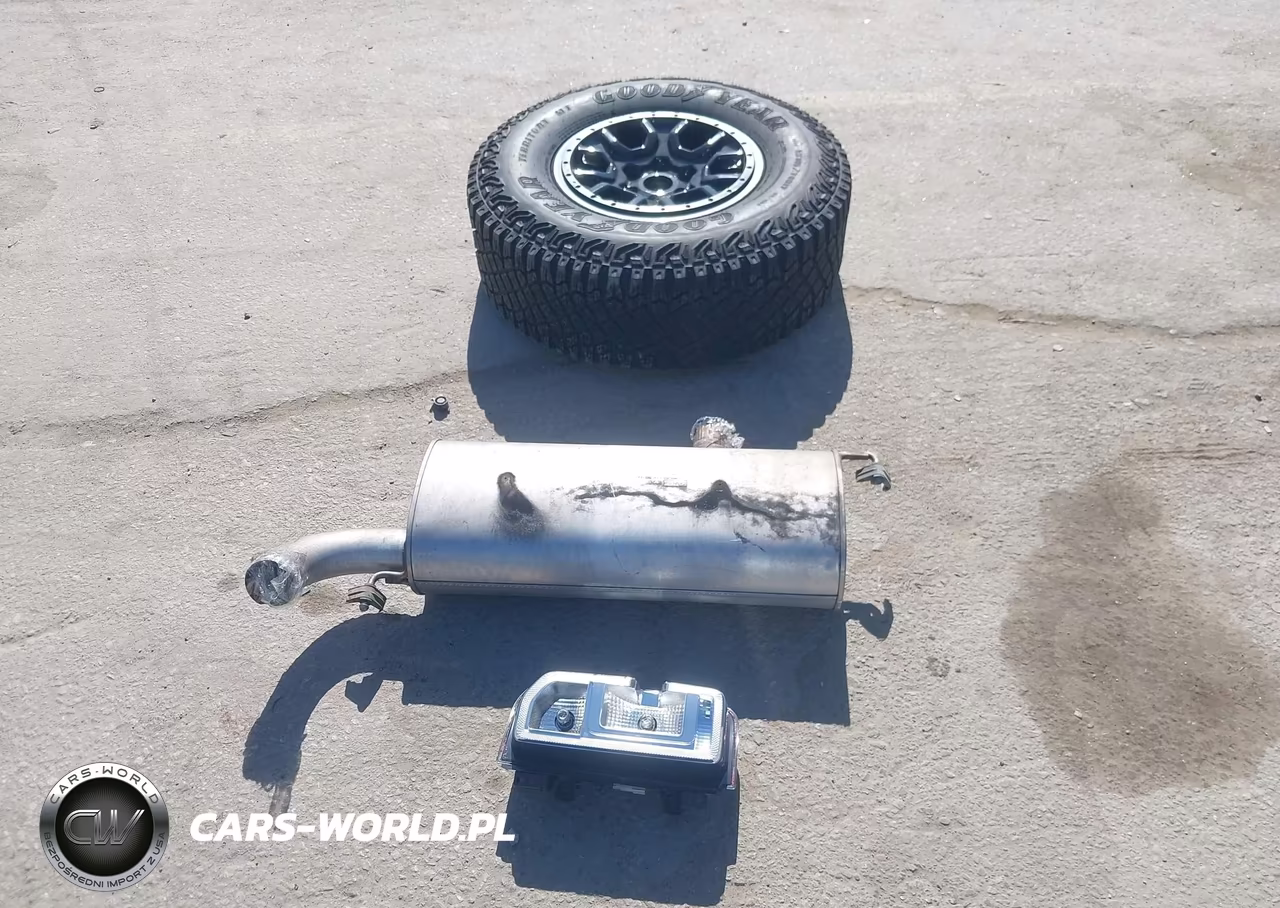 2023 Ford Bronco Black Diamond VIN:1FMDE5CP5PLB39652 - 12
