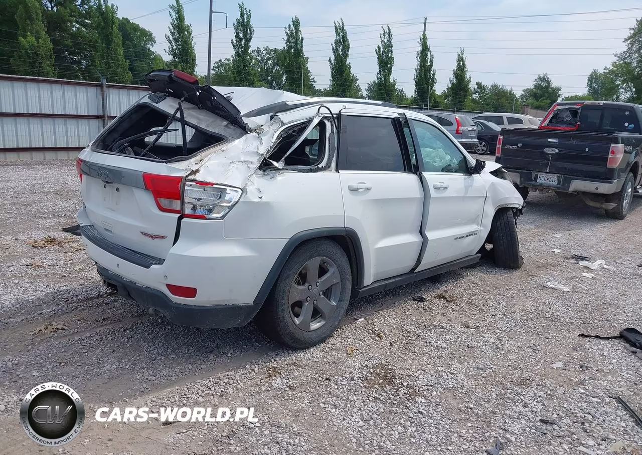 2013 Jeep Grand Cherokee Laredo Trailhawk VIN:1C4RJFAG7DC603213 - 4