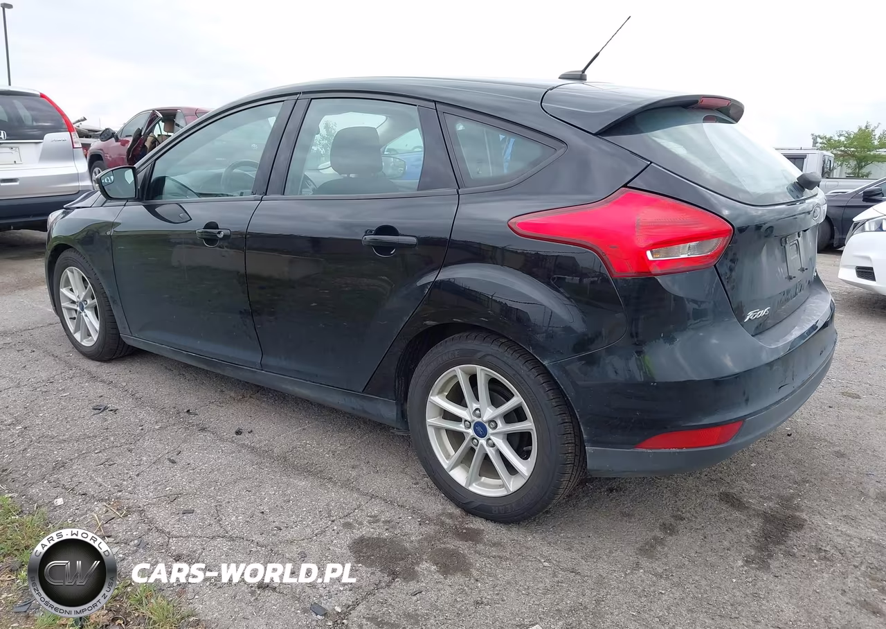 2018 Ford Focus Se VIN:1FADP3K28JL258673 - 3
