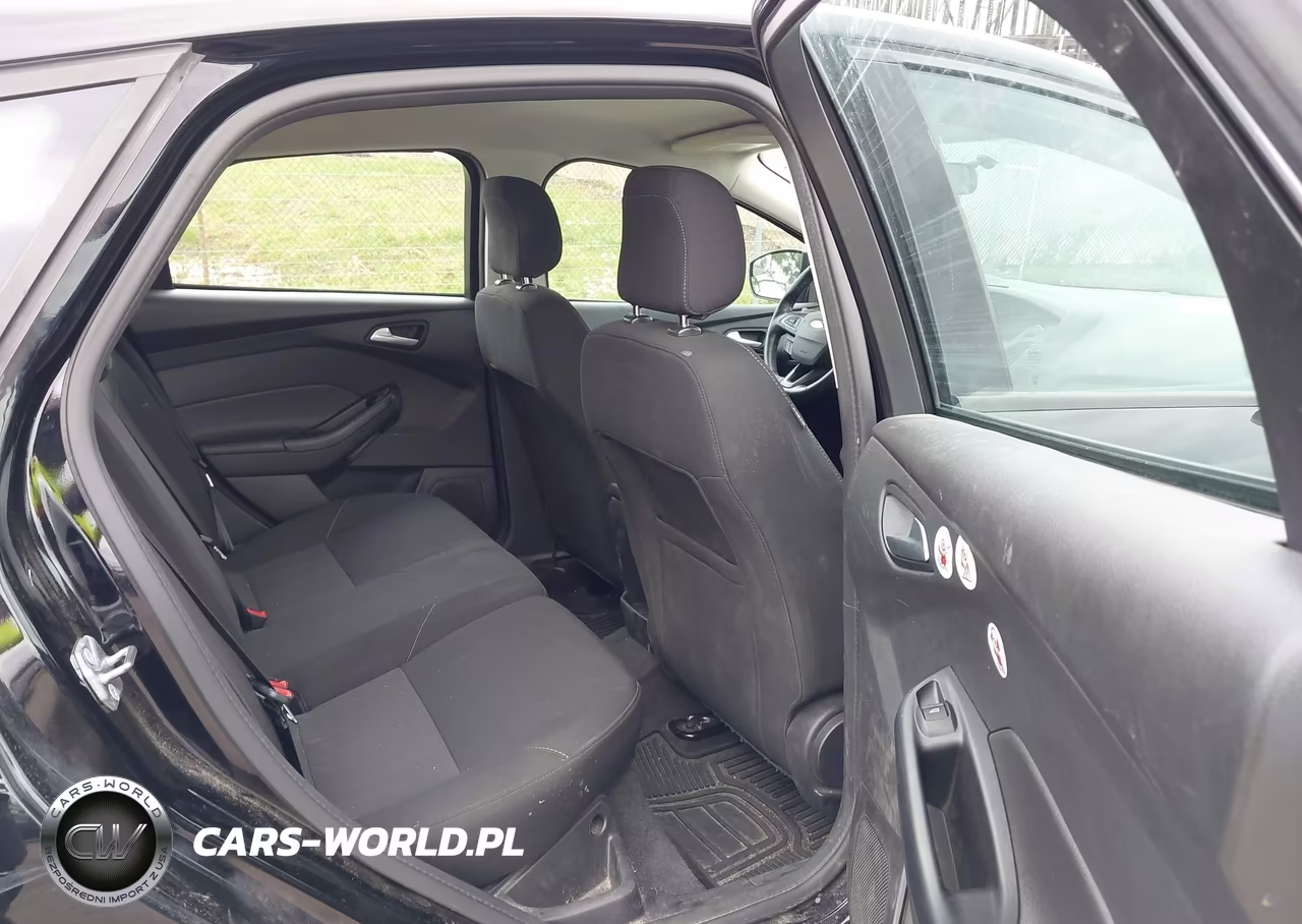 2018 Ford Focus Se VIN:1FADP3K28JL258673 - 8