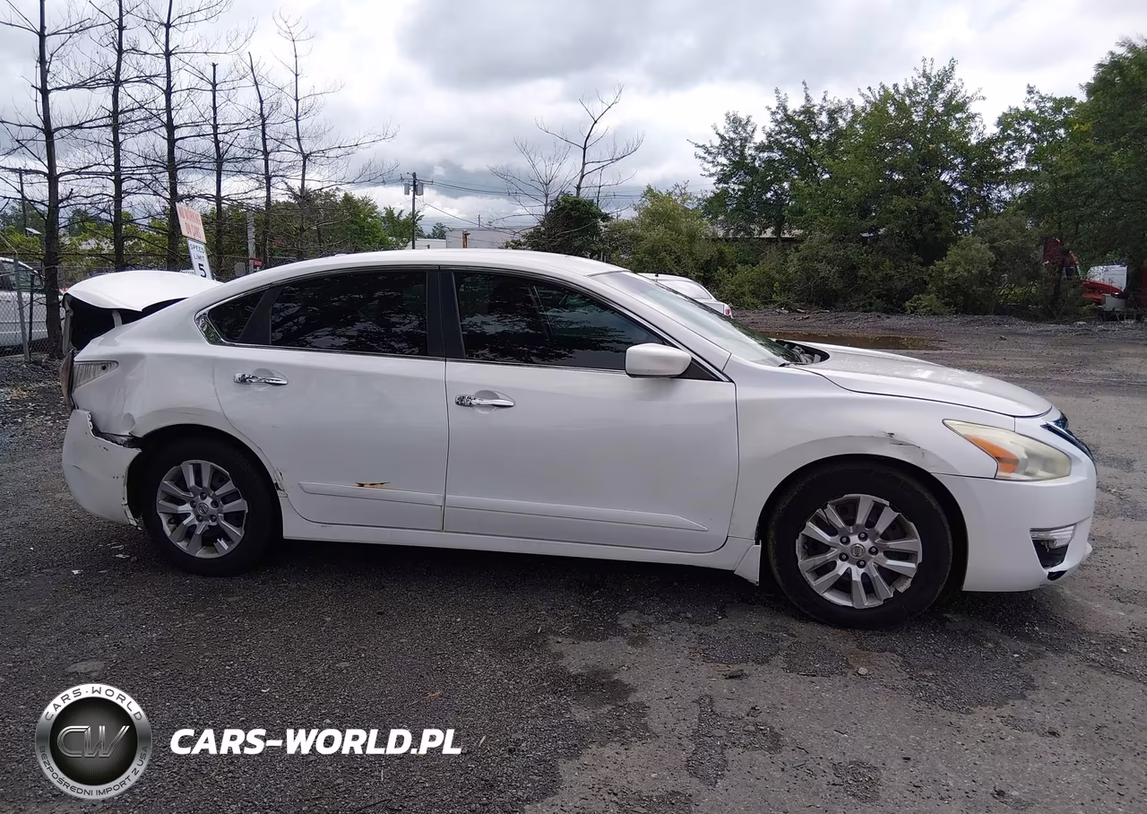 2015 Nissan Altima 2.5 S VIN:1N4AL3AP0FN368432 - 13