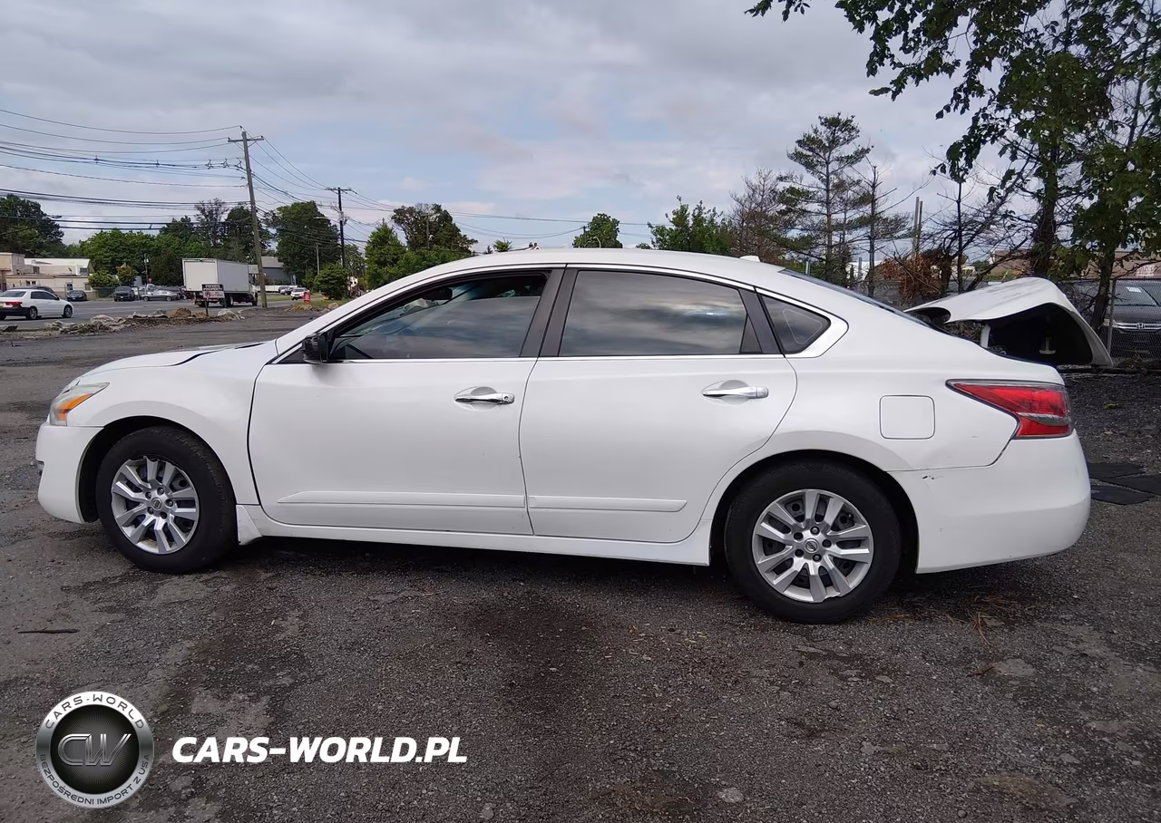 2015 Nissan Altima 2.5 S VIN:1N4AL3AP0FN368432 - 14