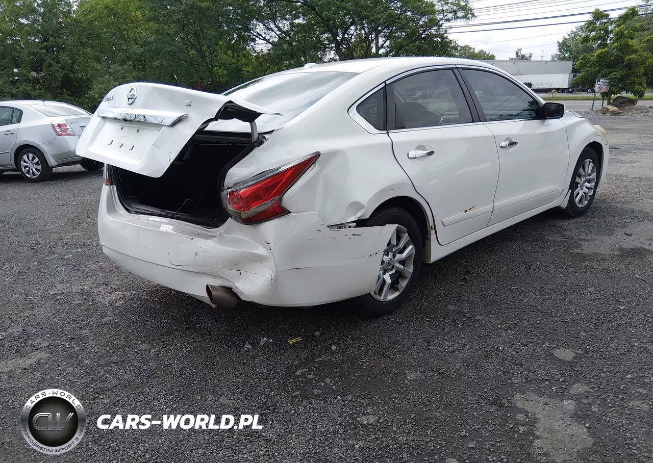 2015 Nissan Altima 2.5 S VIN:1N4AL3AP0FN368432 - 4