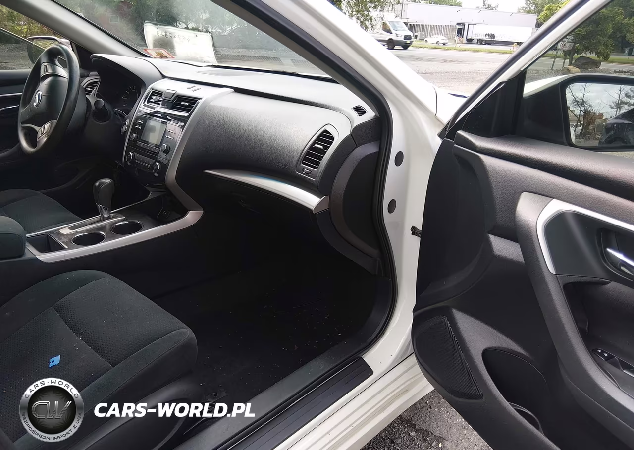 2015 Nissan Altima 2.5 S VIN:1N4AL3AP0FN368432 - 5