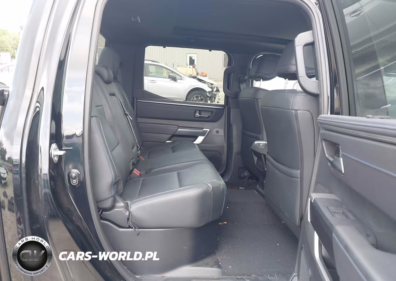 2025 Toyota Tundra Platinum VIN:5TFNA5DB3SX293219 - 8