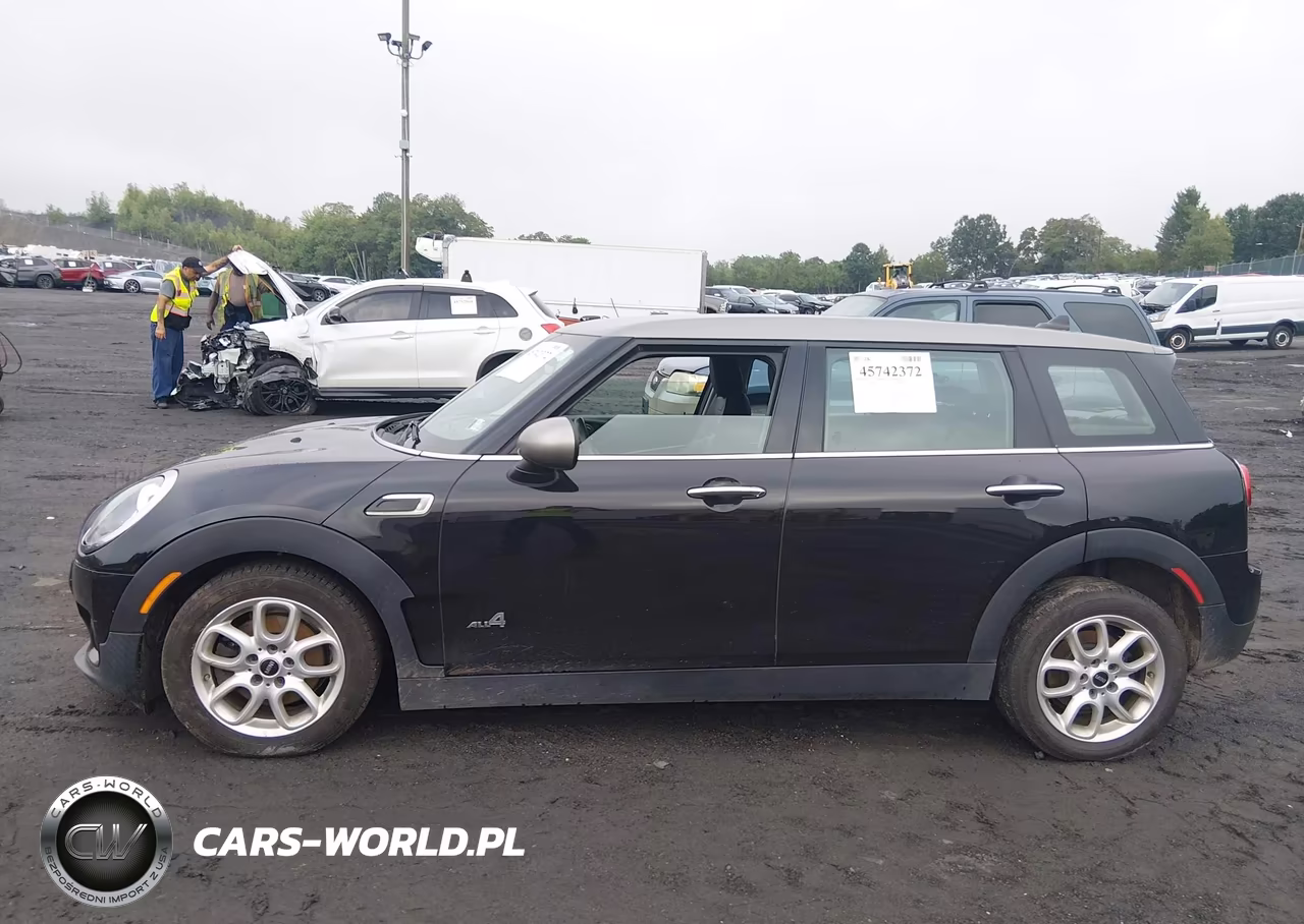 2017 Mini Clubman Cooper VIN:WMWLU1C57H2C41715 - 14