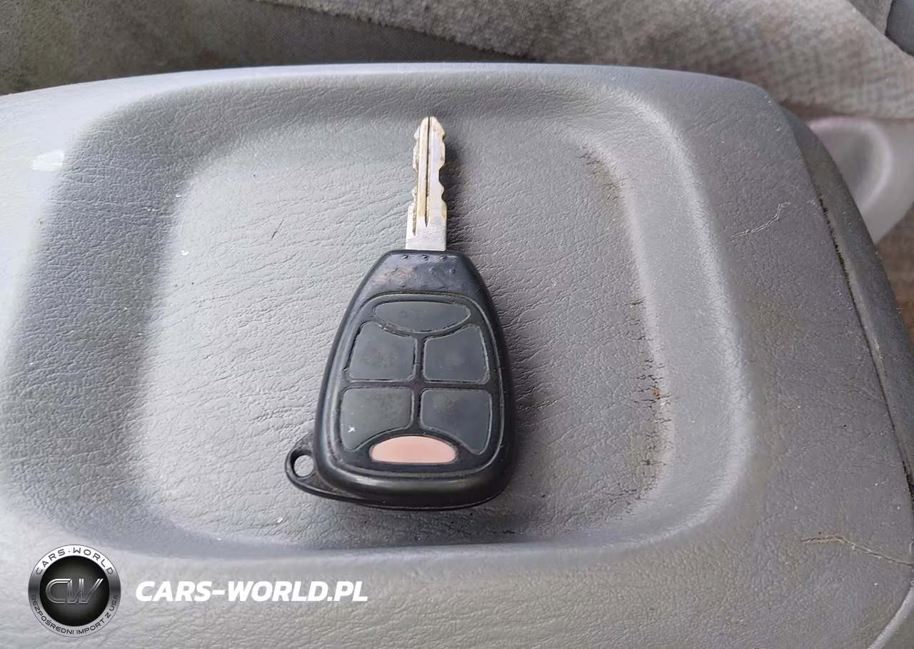 2005 Chrysler Town & Country Touring VIN:2C8GP54L95R468770 - 11