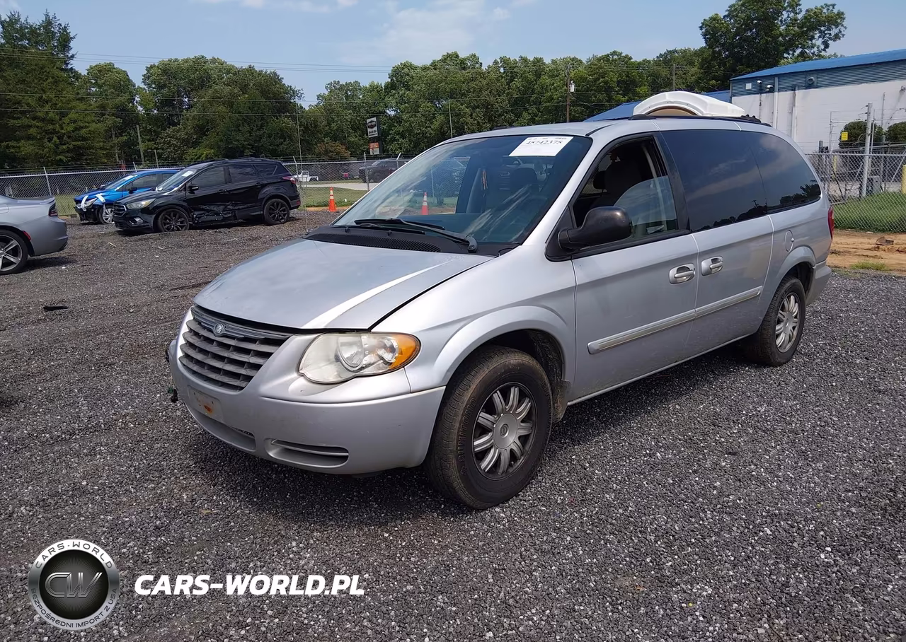 2005 Chrysler Town & Country Touring VIN:2C8GP54L95R468770 - 2