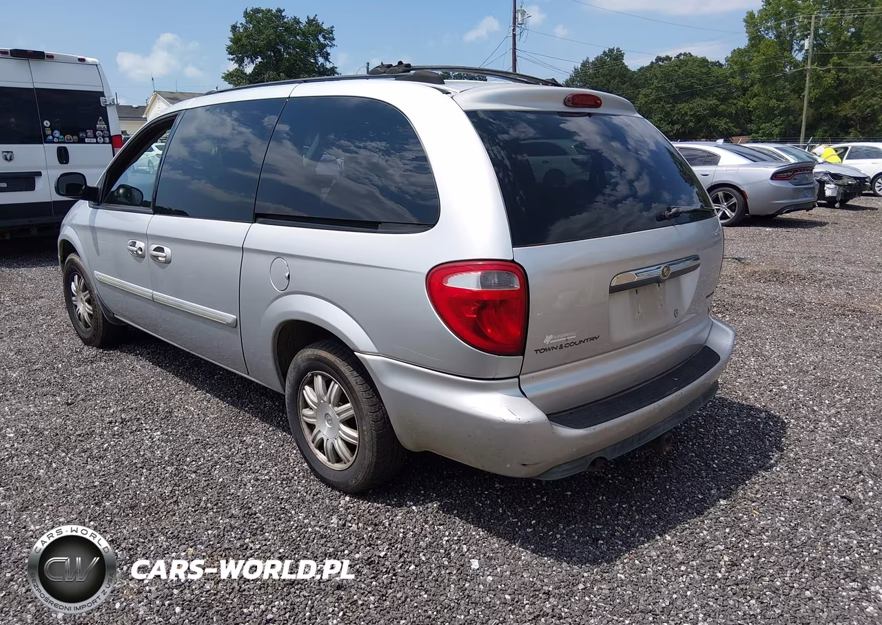 2005 Chrysler Town & Country Touring VIN:2C8GP54L95R468770 - 3