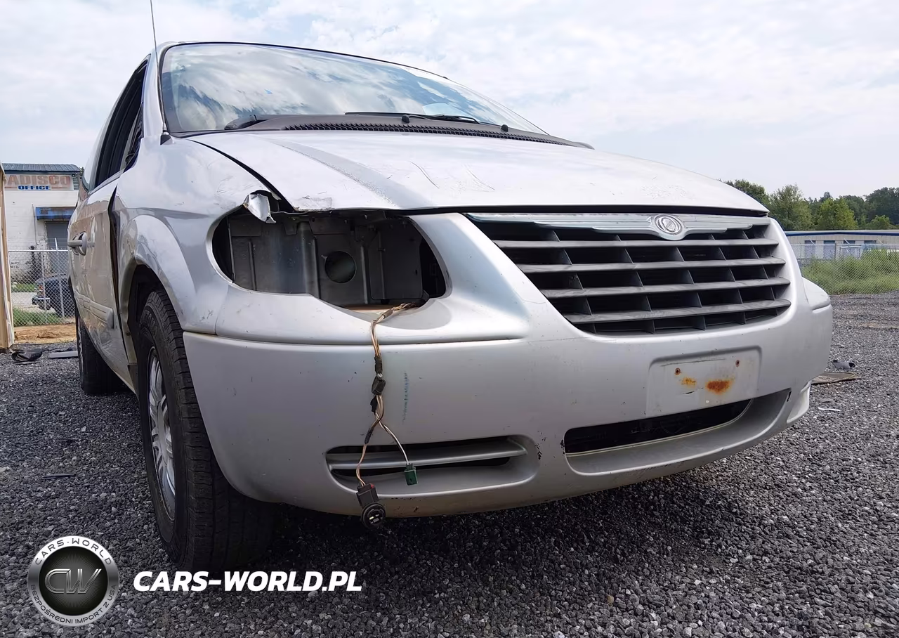 2005 Chrysler Town & Country Touring VIN:2C8GP54L95R468770 - 6