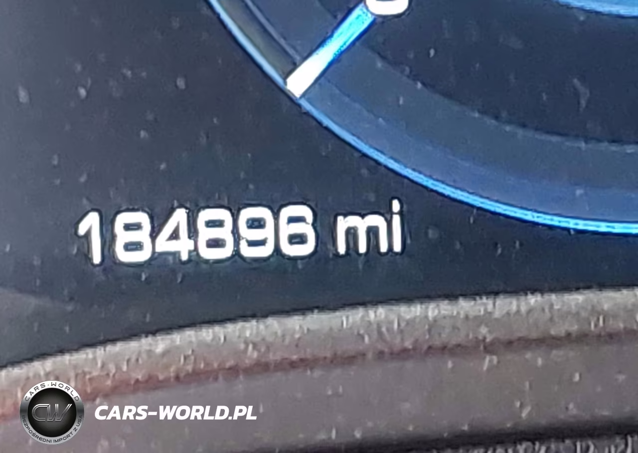 2017 Cadillac Escalade Luxury VIN:1GYS3BKJ9HR325880 - 16