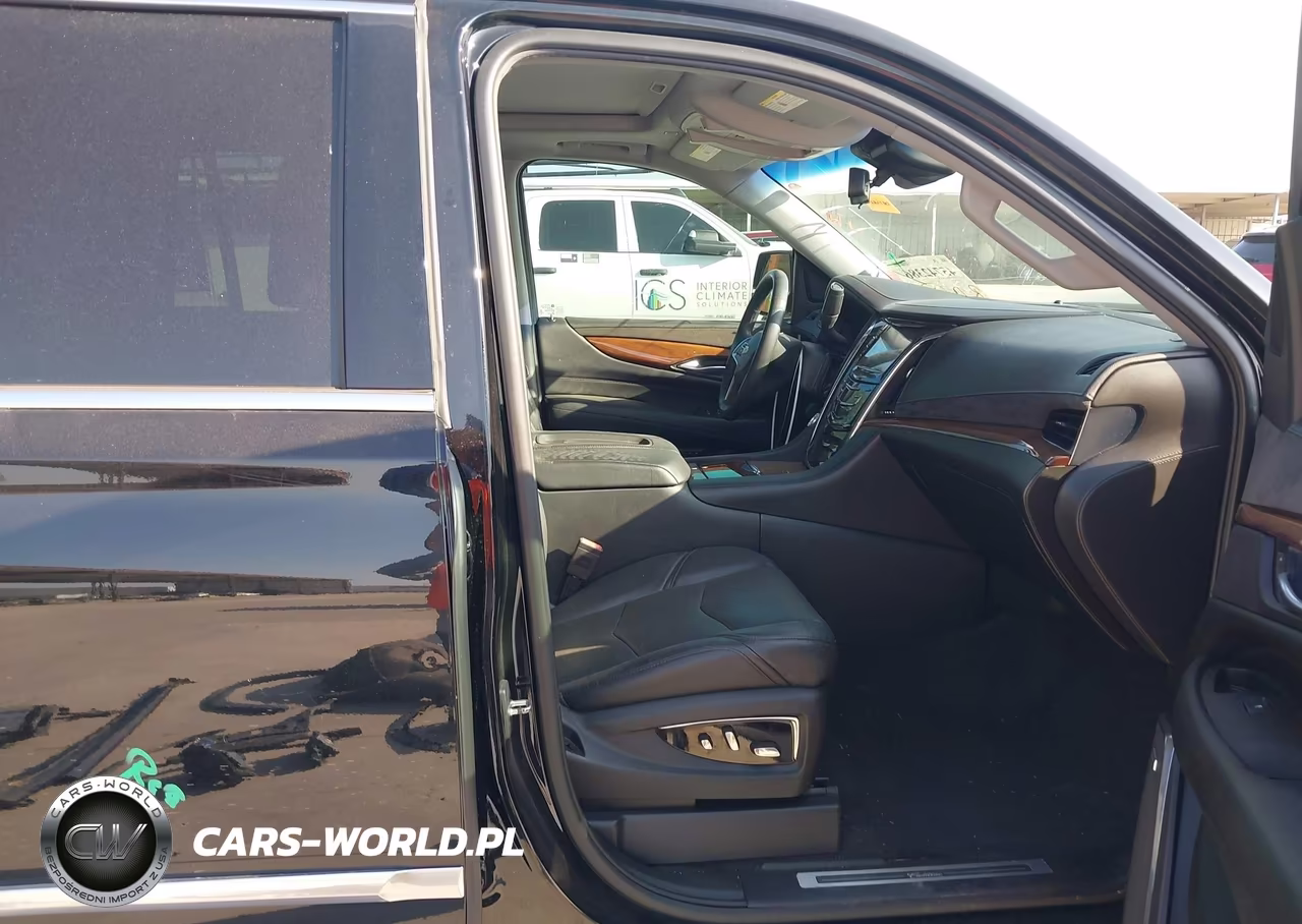 2017 Cadillac Escalade Luxury VIN:1GYS3BKJ9HR325880 - 5