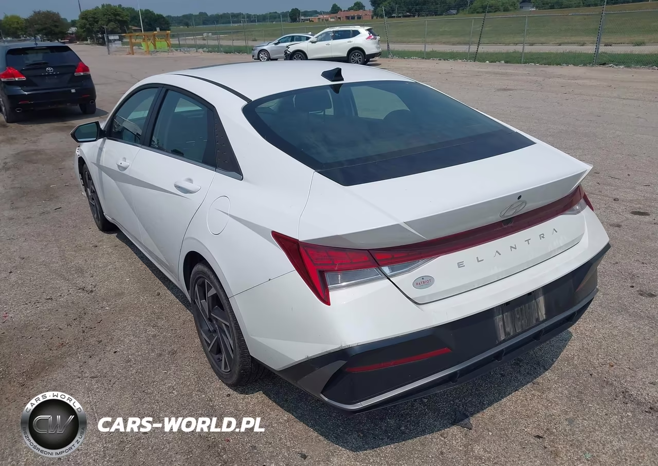2025 Hyundai Elantra Sel Convenience VIN:KMHLS4DG2SU990114 - 3